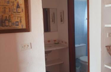 CHALE PERTO DA PRAIA COM DUAS SUITES E VARANDAO - Photo 3