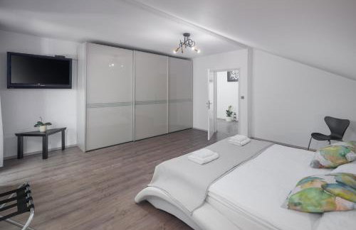 Villa Bella, villa with heated Pool - Foto 21