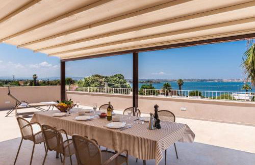 5E Villa Charme-Sea and Ortigia view-Whirlpool roof Terrace - Foto 40