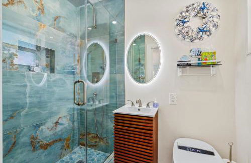 Chic 4BR Htd Pool, 5 min to beach, PAC-MAN, Games - Foto 31