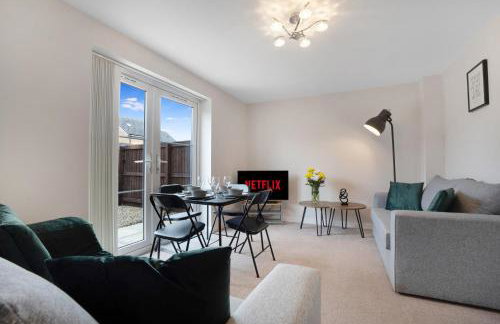 NEW! Stylish 2-Bed Home by Stay With Us, Ideal for Families, Sleeps 4! - Foto 11