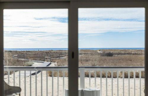 Stunning Bay Views | Beach Access - Deck - Parking - Photo 7