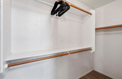 Sunkissed Private Pool 3BR Oasis w Outdoor Lounge - Foto 46