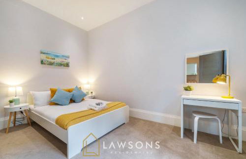3-Bed, 3-Bath Apartment with Southsea Common Views - Photo 11
