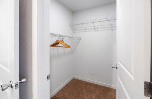 Fully Furnished 2BR Centrally Located with Pool - Photo 13