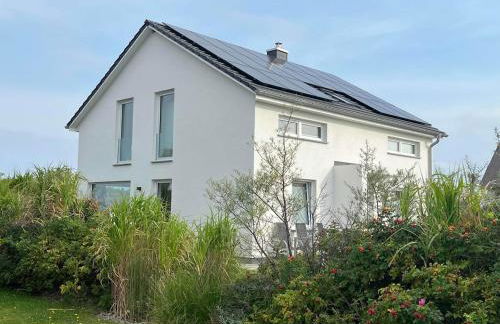 HausLIEBLINGSPLATZ - am Meer - Luxus Villa mit 4 Schlafzimmern, 3 Badezimmern Sauna, Kamin, Weber-Grill und Wallbox - Foto 5