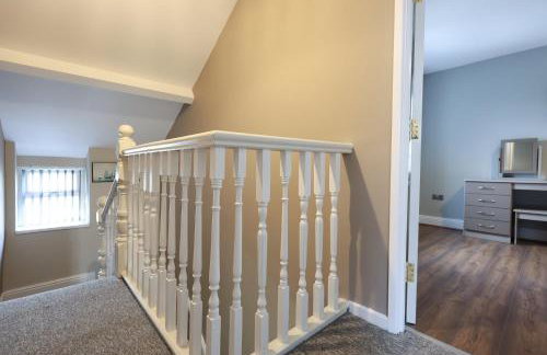 Modern Comfort 4 Bedrooms and Great Location - Foto 80