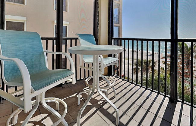 Reflections on the Gulf - Foto 21