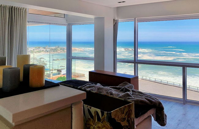 Clifton YOLO Spaces – Clifton Beachfront Penthouse - Photo 4