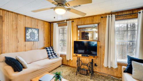 Heber Springs Cabin with Deck 3 Mi to Sugarloaf Mtn - Foto 5