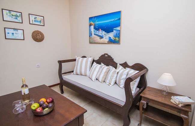 Niriides Hotel & Apartments - Photo 32