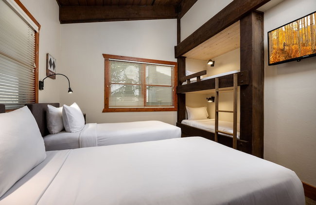 Top of the Village - Foto 76