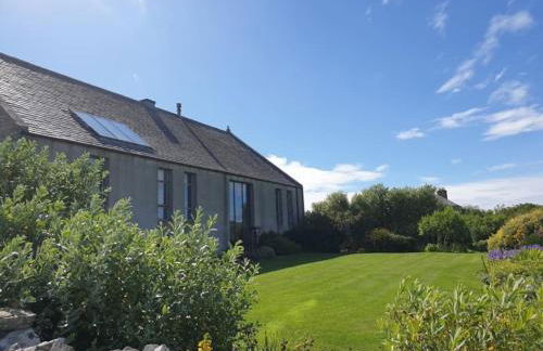 Exceptional 4 bed converted church with hot tub - Photo 19