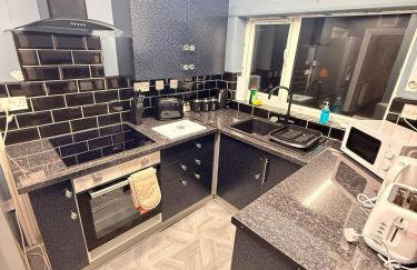 Royal 4 Bed House By City Centre - Foto 9