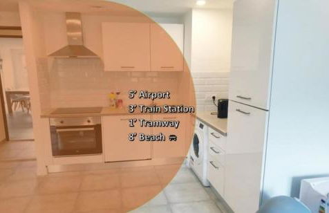 Grand Appartement, 2 ou 3 ou 4 pieces, tramway sur place, proche gare sncf St Augustin 5 min, aéroport à 7 min, plage ou Allianz riviera 10 min, palais nikaia 2 min , supermarché sur place, parking possible si disponible ou payant à 1000 metre - Foto 2