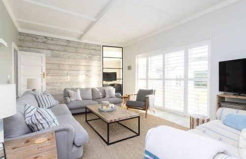 Luxury Beachfront Retreat for 14 with Hot Tub - Photo 5