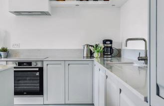 Stylish Georgian garden apartment + secure parking - Foto 6