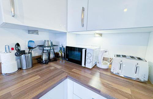 City Centre house for Family, Group & Contractor Stay - Sleeps Upto 9 Guests with Free Parking - Foto 57