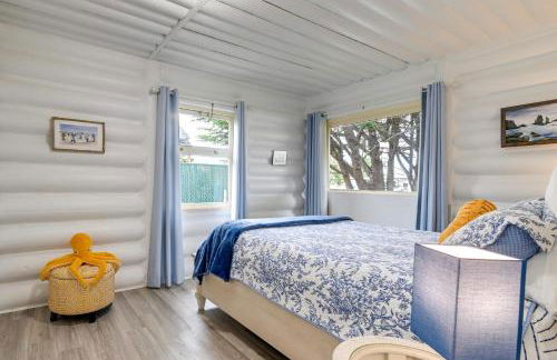 Unique Dog-Friendly Log Cabin Short Walk to Ocean - Foto 1