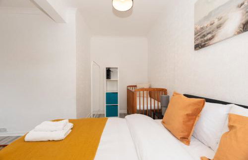 4 Bedroom Family Home In South East London - Photo 12