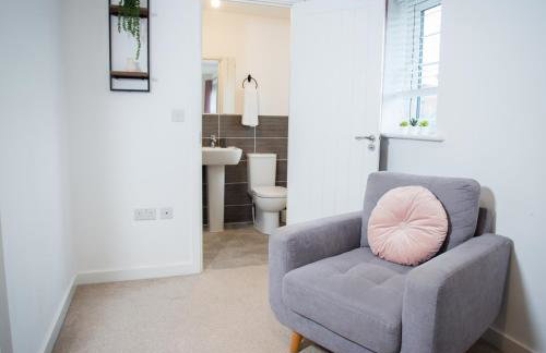 Comfortable 3-bedroom Bolton home - Photo 23