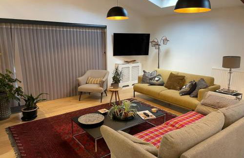 Private Luxury Open-Plan Barn Conversion - Photo 23