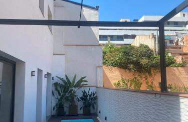 Casa grande y céntrica con piscina en zona peatonal - Photo 10