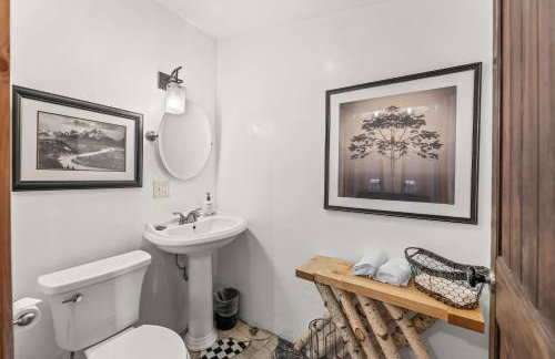 Perfect Family Mountain Getaway with Sauna & Hot Tub - Foto 53