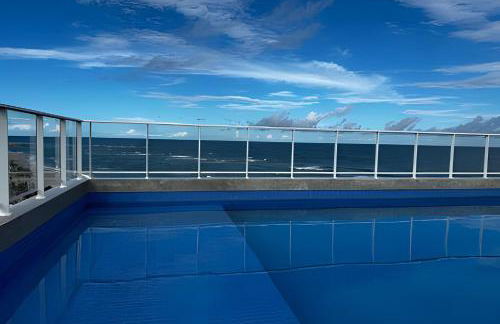 Lindo Studio em frente a praia - Foto 1