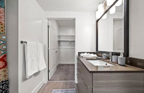 LUX 2 BD BOHO in heart of SLC - Foto 22