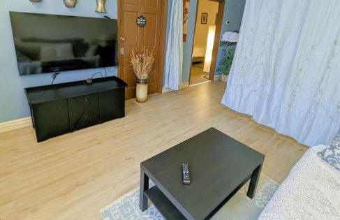 Uptown area, Cozy king Suite, quiet and private, free parking, walk to restaurants - Foto 12