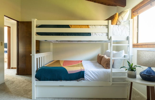 Cliffridge by Avantstay Lush Malibu Hills Estate w/ Breathtaking Ocean Views - Photo 2