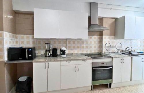 3-bedroom 2-bathroom flat ideal for families and nomads - Photo 5