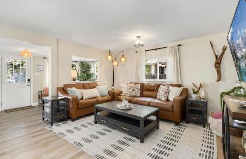 Downtown Windsor Home with Hot Tub and Pool Table - Foto 21