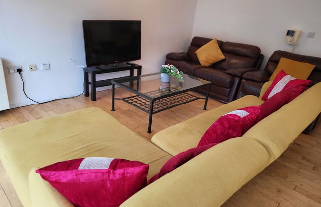 Luxury River View 2-bed Apt, Wifi, Garden, River - Foto 14