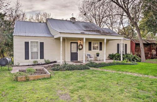 Riverfront Martindale House with 2 Covered Decks - Foto 22