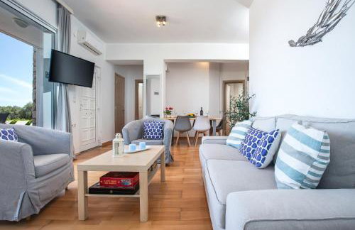 DIMITRA apartment with private pool and sea view -the ground floor of a two storey building - Foto 2