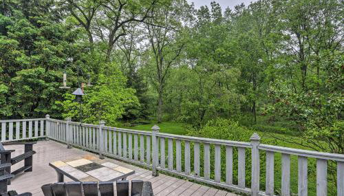 Timeless Winesburg Farmhouse with Deck - Foto 2