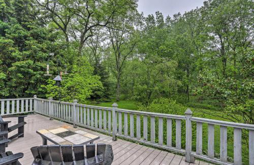 Timeless Winesburg Farmhouse with Deck - Foto 2