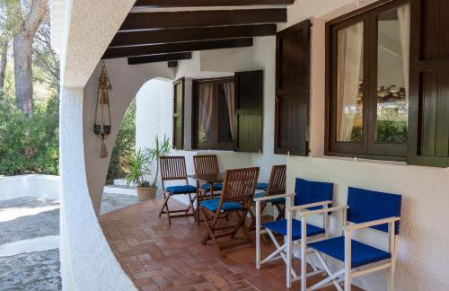 Villa en Cala Morell con piscina privada en el bosque - Foto 27