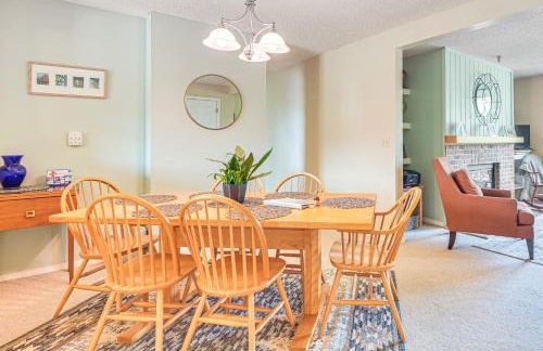 Walk to Bolton Valley Resort Condo with Mtn Views! - Foto 8