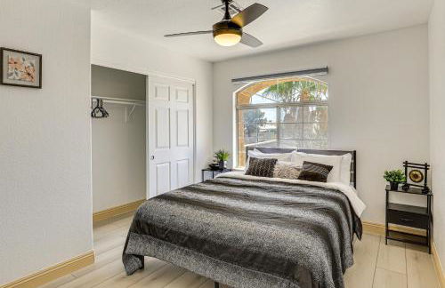 Near Shopping and Golf Family Retreat in Las Vegas! - Photo 17