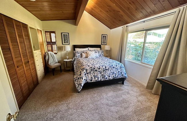 Medford Home and 2 Condos With Pool and Hot tub - Photo 45