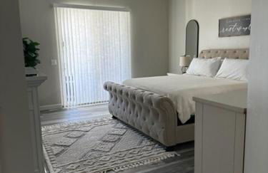 Beautiful New construction home - New Pool & Spa! - Foto 32