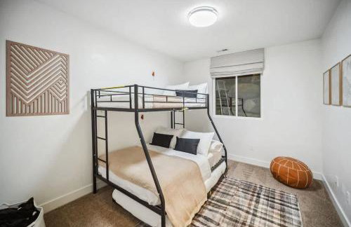 Luxe Family Retreat with Private Pickleball a Large Swim Spa indoor Movie Theatre 2 Outdoor Firepits a Home Gym and more - Foto 29