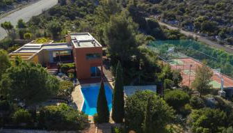 Villa with swimming pool and tennis/basketball court - Foto 2