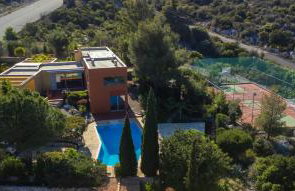 Villa with swimming pool and tennis/basketball court - Foto 2