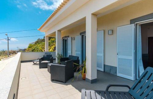 GuestReady - Spacious stay with sea views - Foto 36