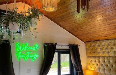 Otter 3 Lodge -Jungle Inspired -Dog Friendly -Private Hot Tub -Warminster-Bath-Salisbury - Foto 33