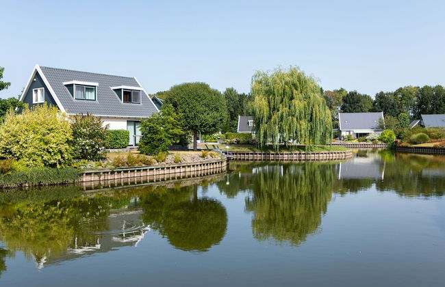 Well Furnished Mobile Home with Microwave near Water - Photo 37